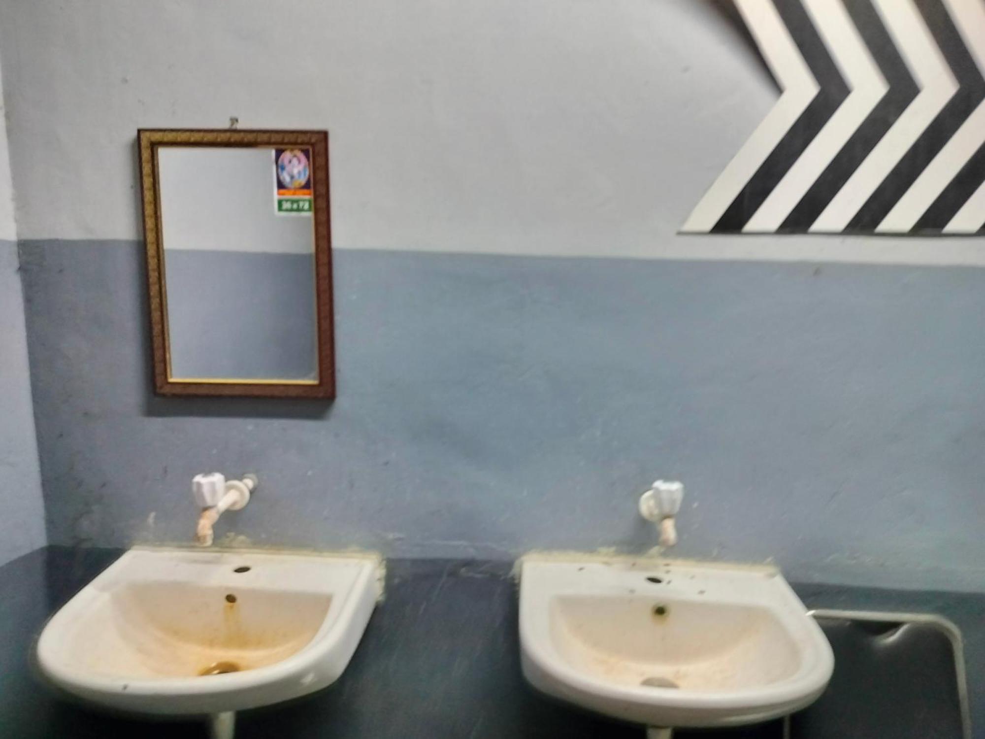 Brahmapur Sri Durga Jatri Nibasaホステル エクステリア 写真
